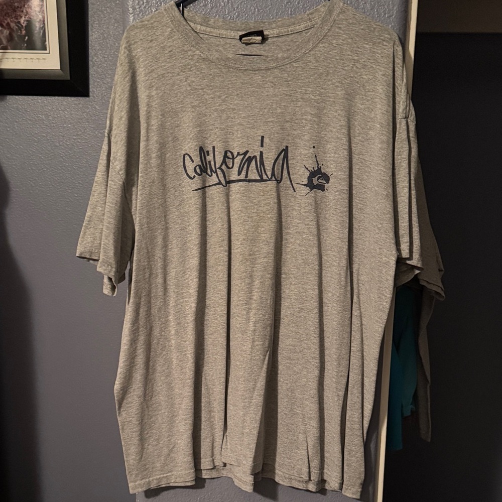 Quiksilver California Script Tee in Light Gray
